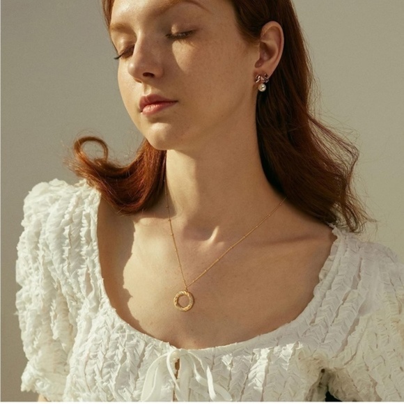 Gold 14k Gold Plated Cubic Zirconia Circle Pendant Necklace - Picture 3 of 4